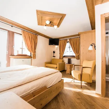 Capriolo Otel 3*